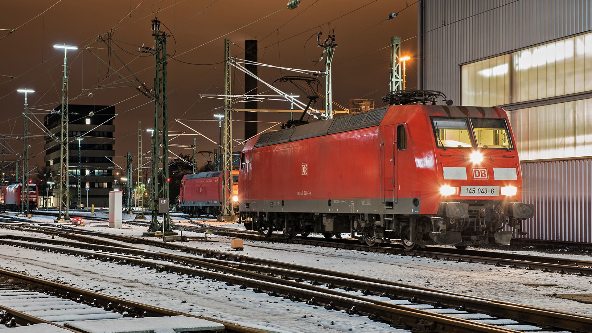 BR 145 vor dem Werk Maschen