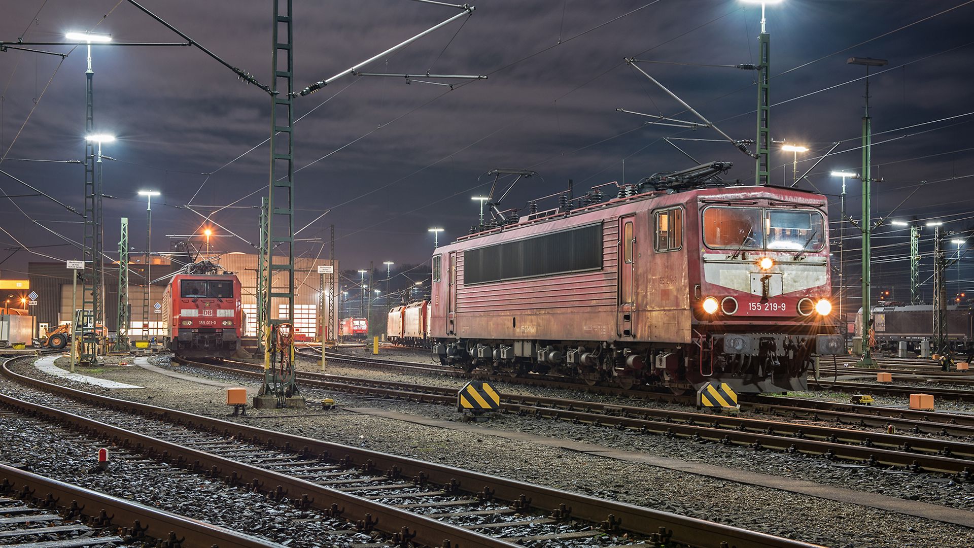 BR 155 vor dem Werk Maschen